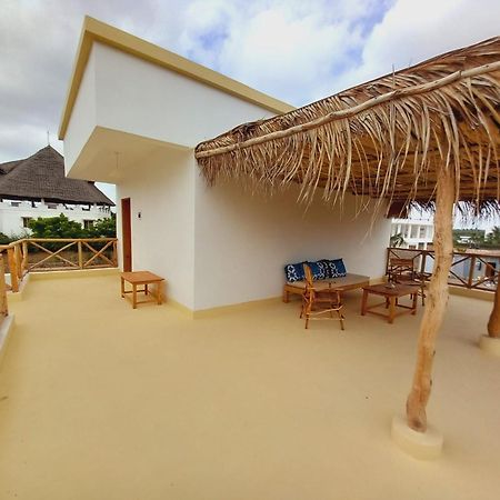 Tatu Inn Boutique Hotel Watamu Bagian luar foto