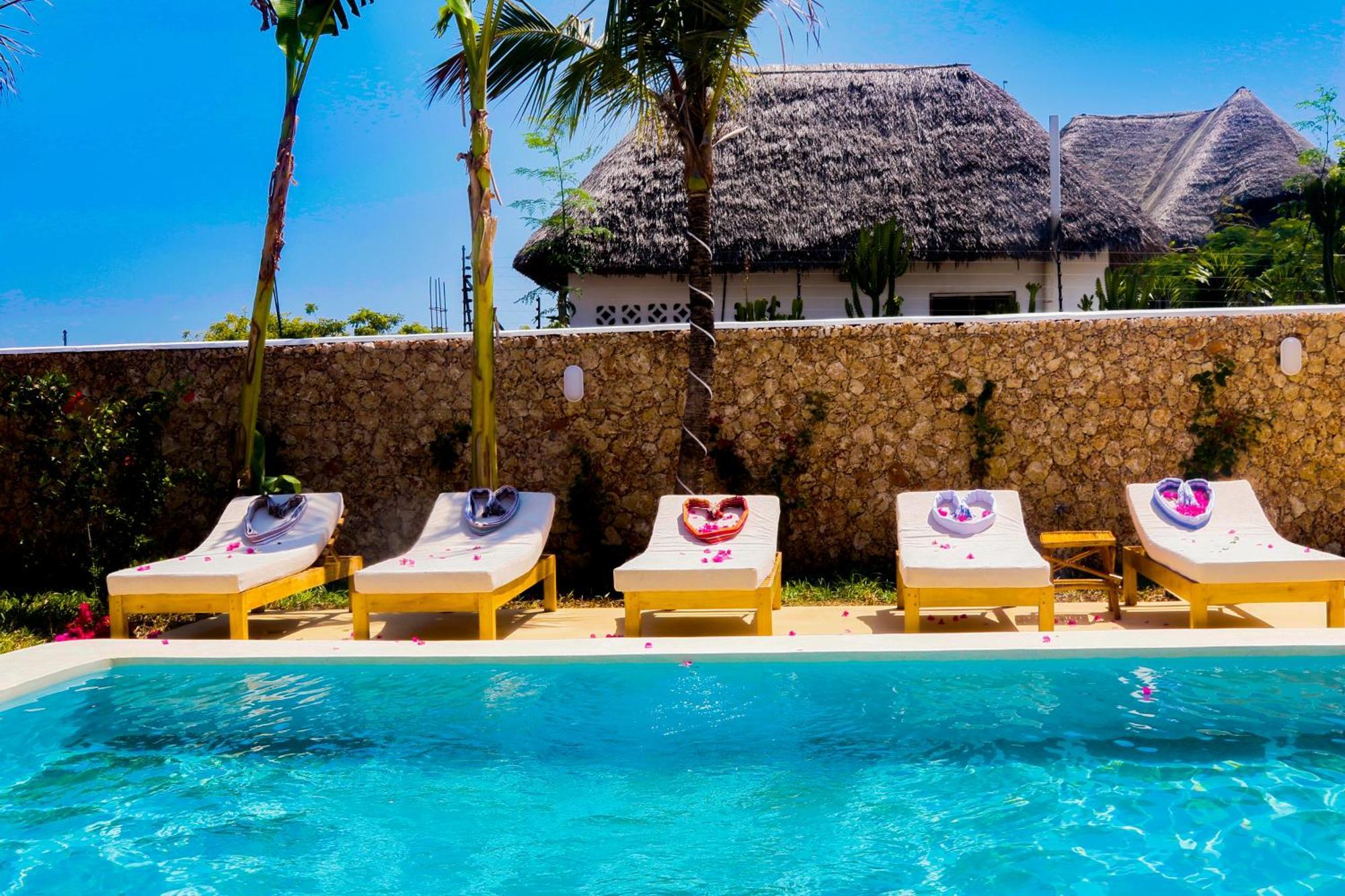 Tatu Inn Boutique Hotel Watamu Bagian luar foto