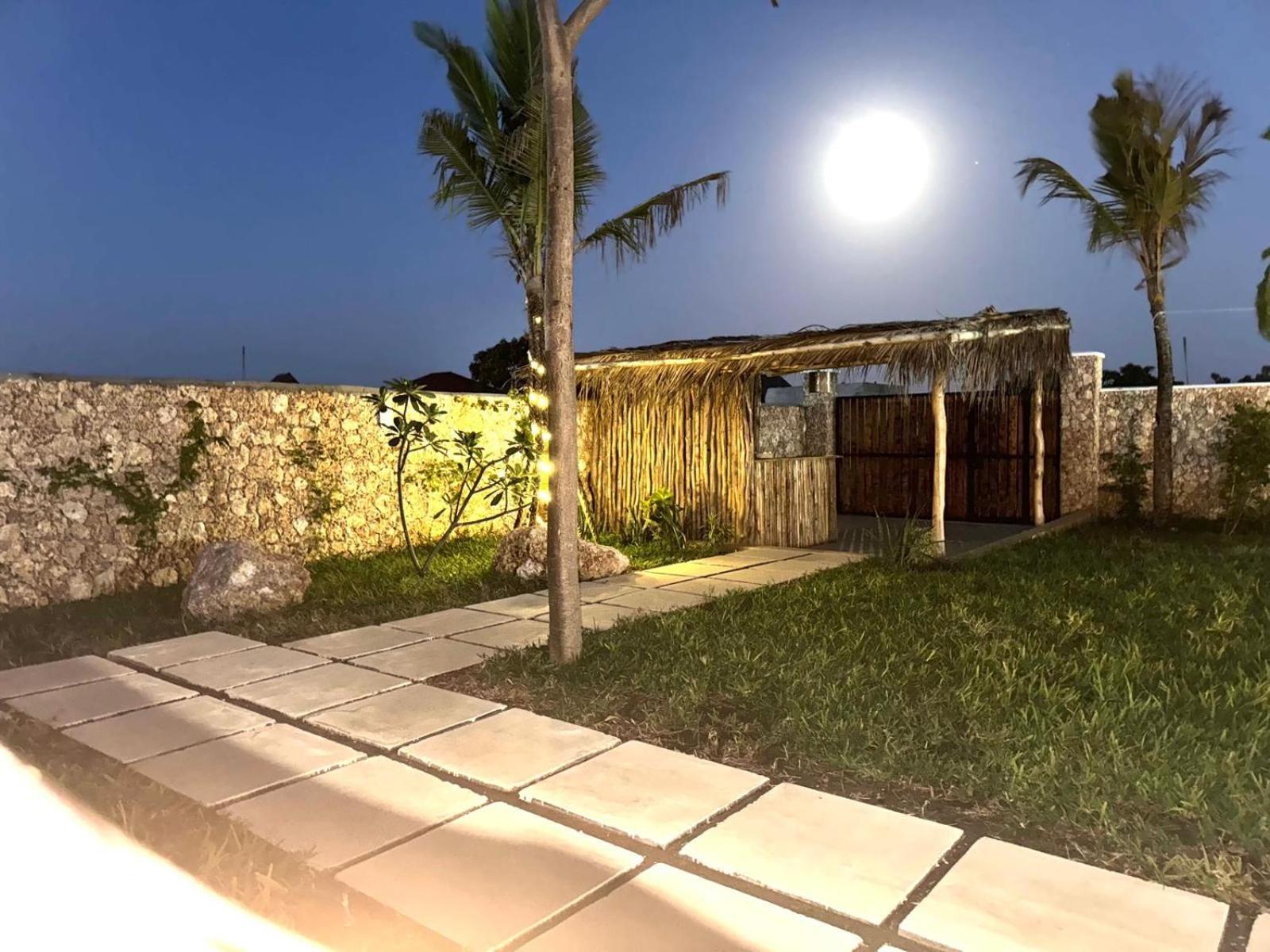 Tatu Inn Boutique Hotel Watamu Bagian luar foto