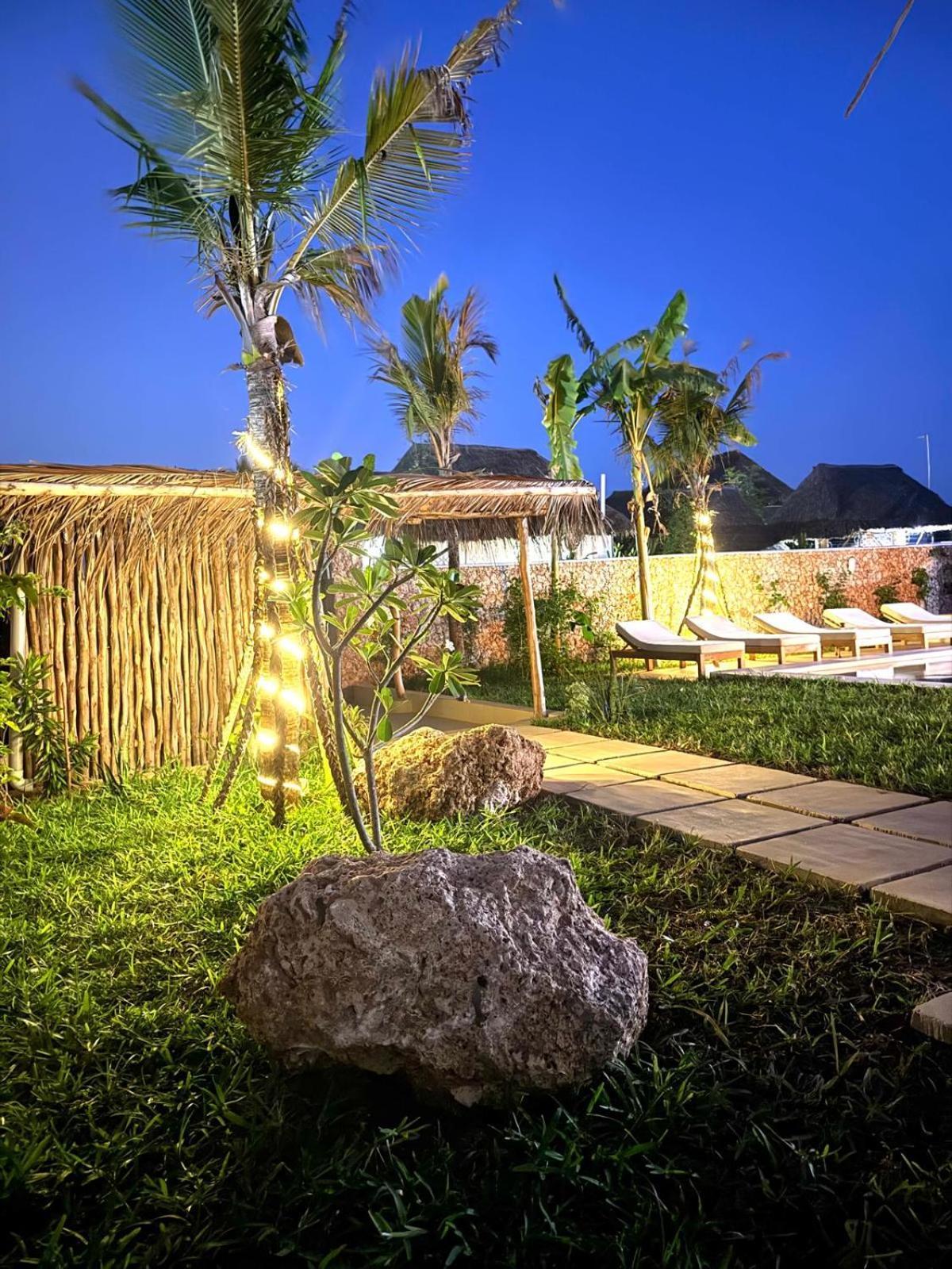 Tatu Inn Boutique Hotel Watamu Bagian luar foto