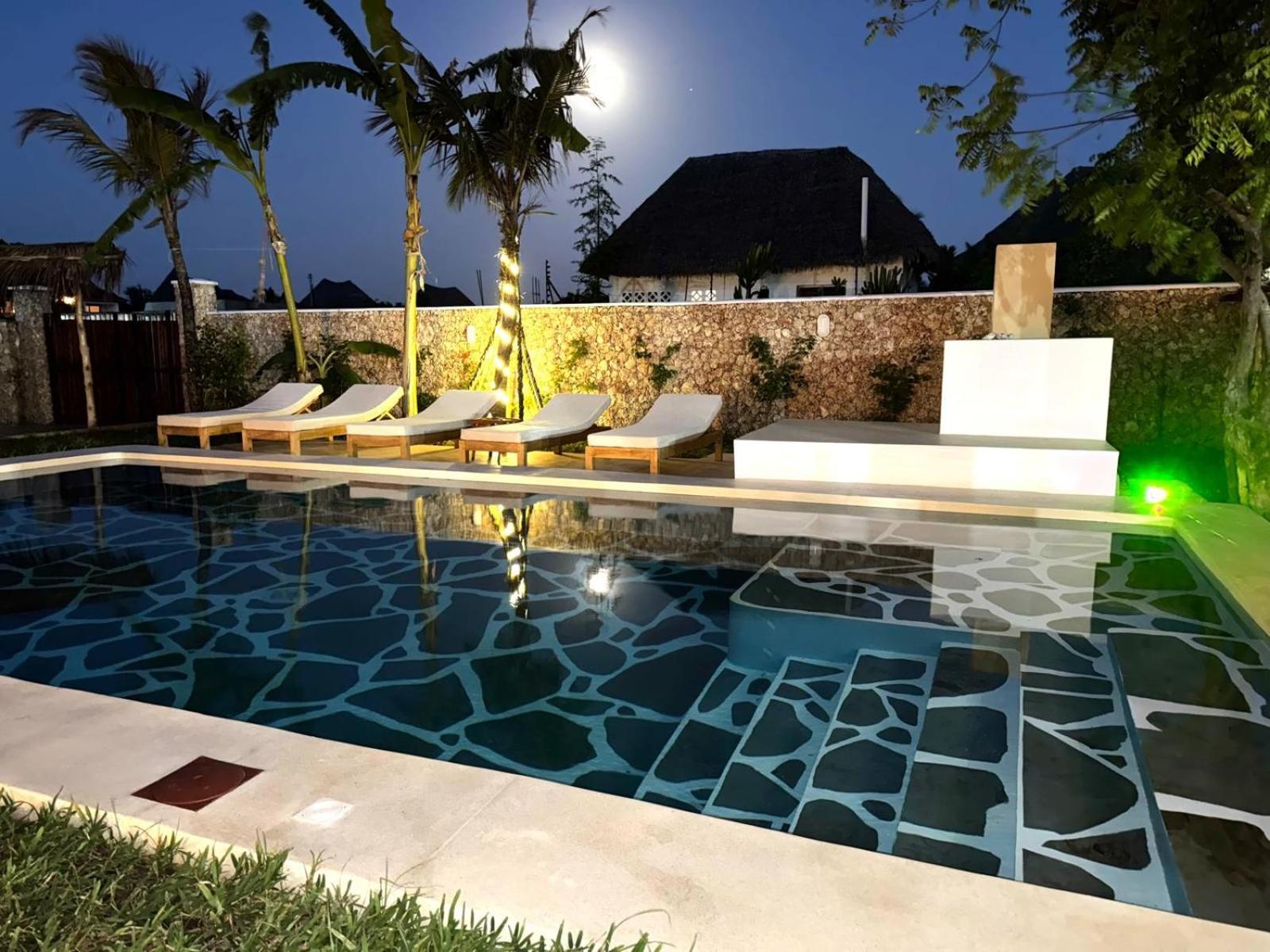 Tatu Inn Boutique Hotel Watamu Bagian luar foto