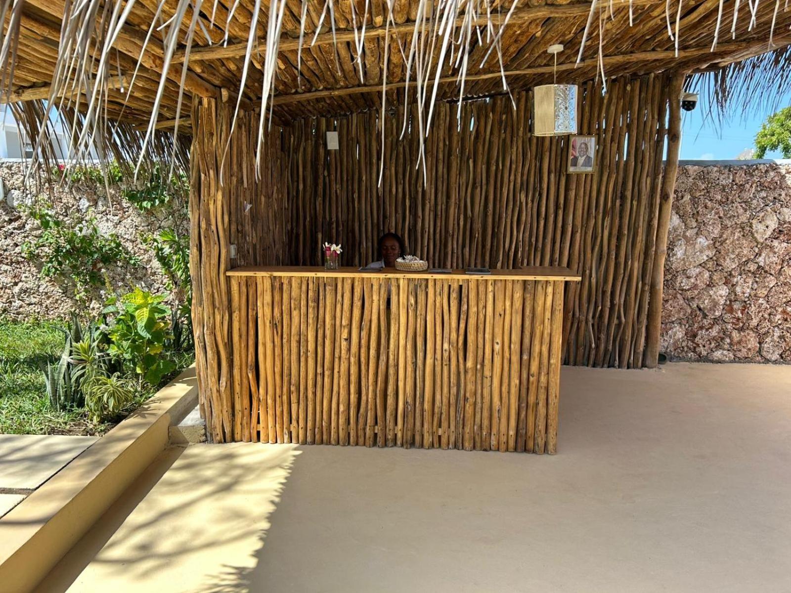 Tatu Inn Boutique Hotel Watamu Bagian luar foto