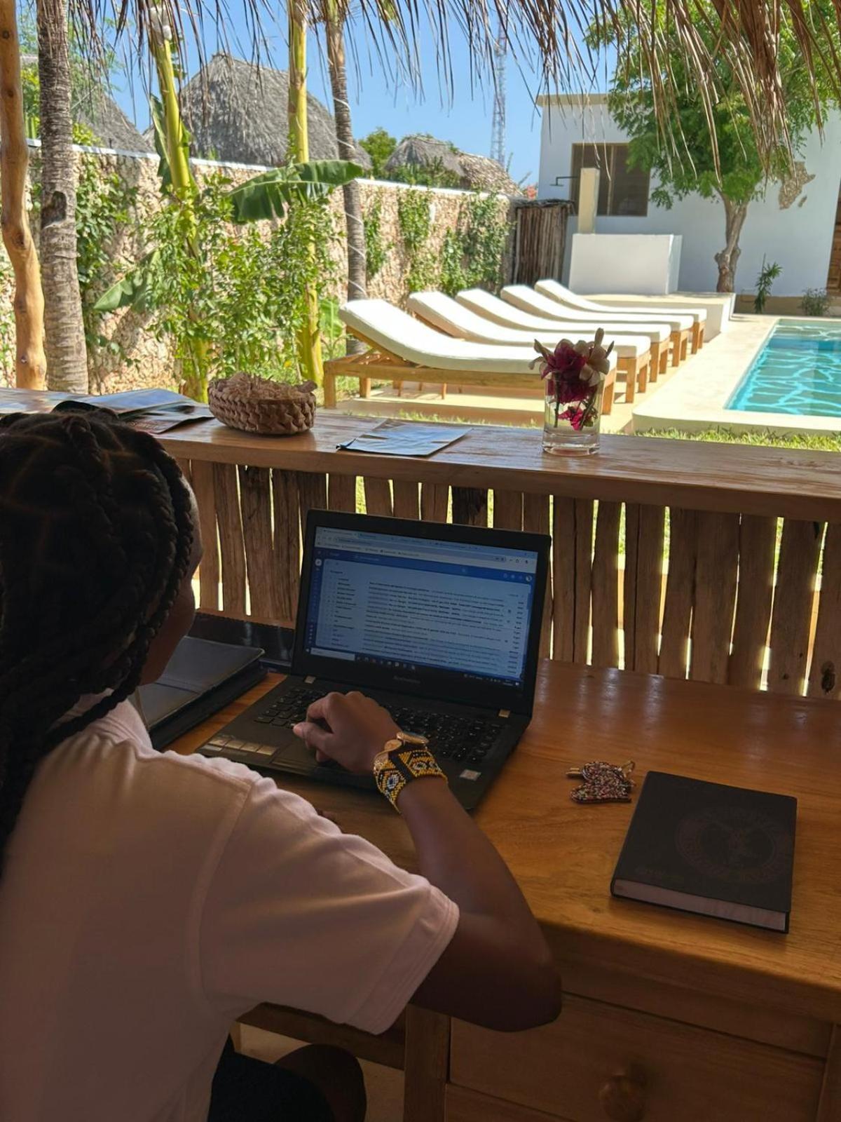 Tatu Inn Boutique Hotel Watamu Bagian luar foto