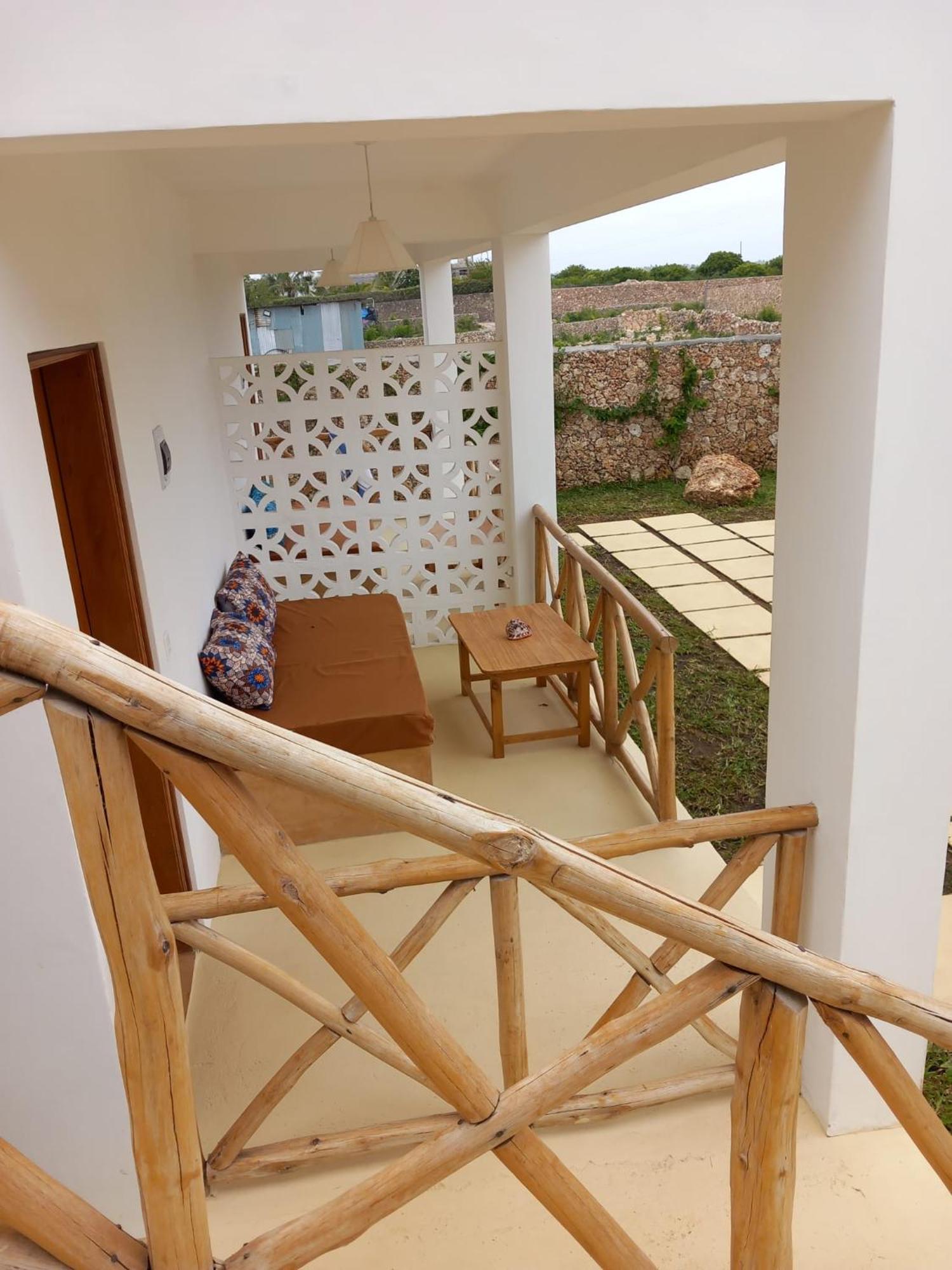 Tatu Inn Boutique Hotel Watamu Bagian luar foto