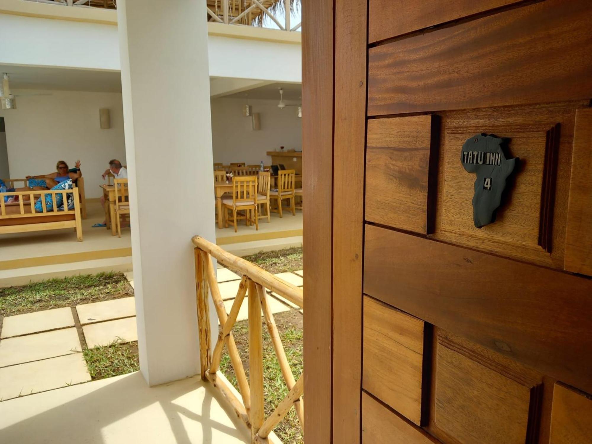 Tatu Inn Boutique Hotel Watamu Bagian luar foto