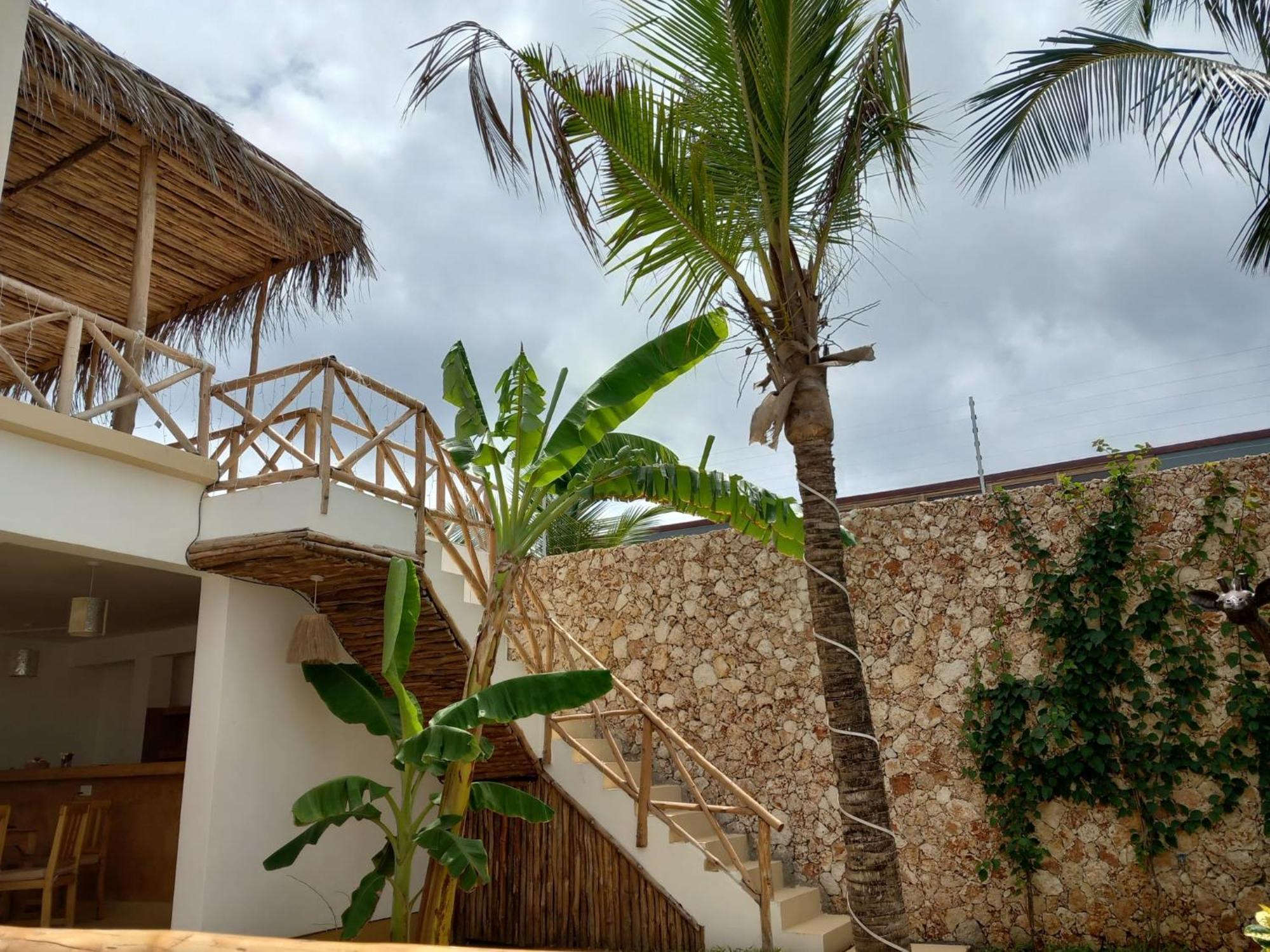 Tatu Inn Boutique Hotel Watamu Bagian luar foto